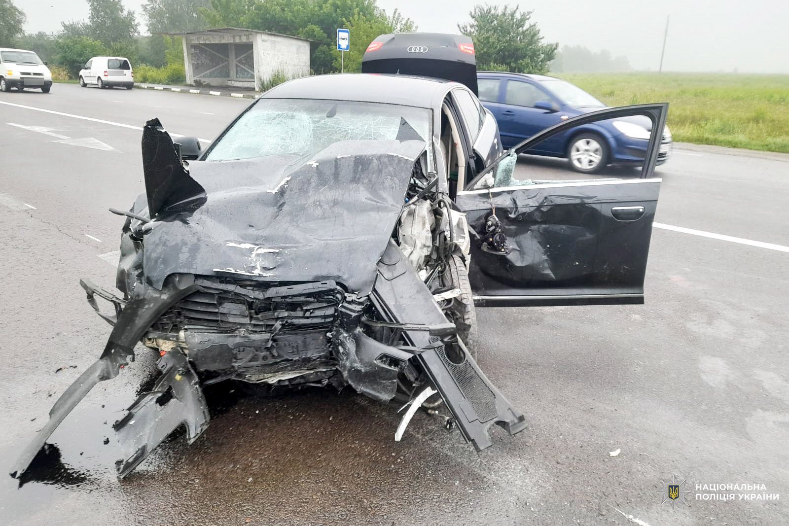 На Рівненщині зіткнулися Volkswagen і Audi: загинуло троє людей фото 2