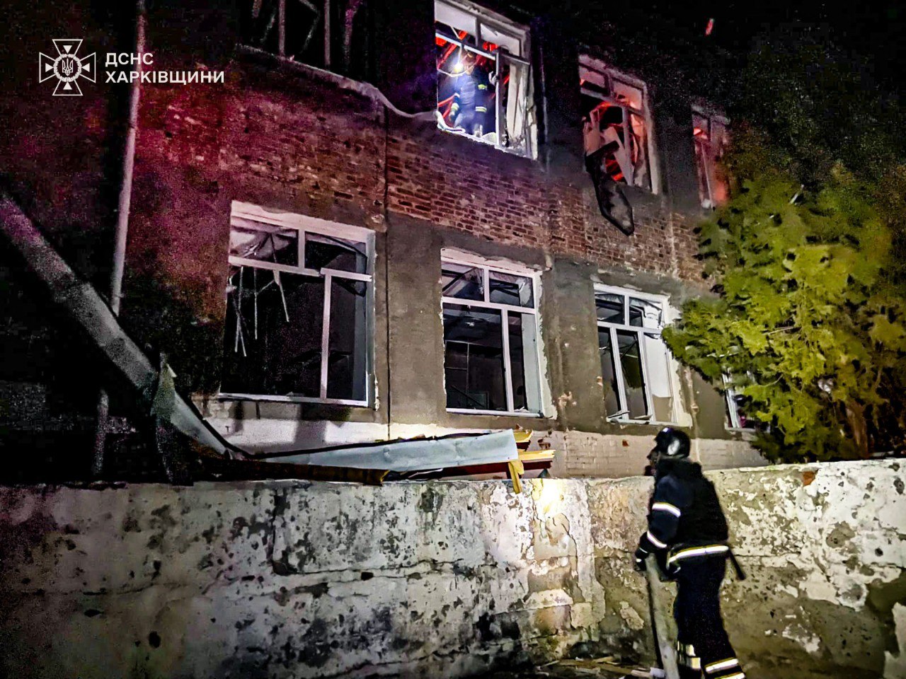 Безпілотники масовано атакували Харківщину: багато руйнувань (фото) фото 1