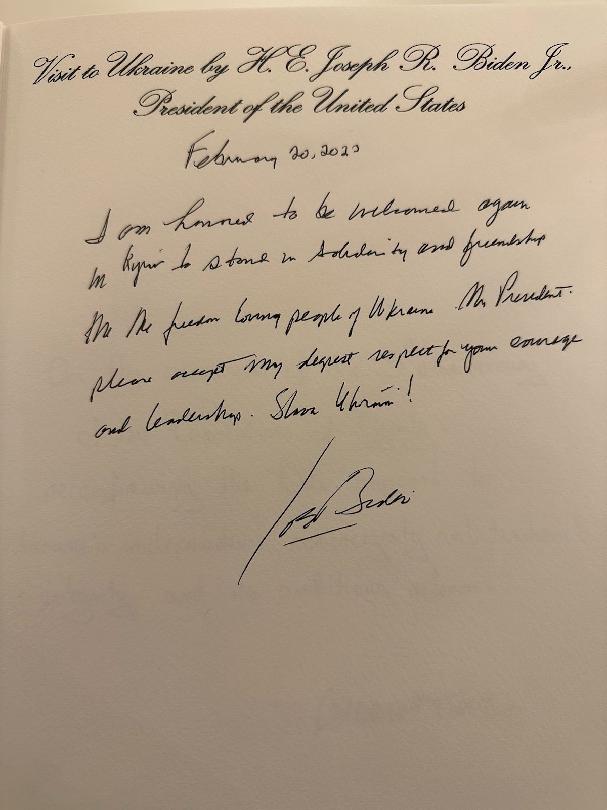 Biden a laissé un message dans le livre d'or du palais Mariinsky (photo) photo 1