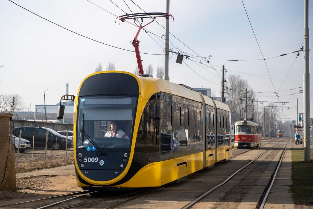 У Києві на маршрут вийшли нові трамваї українського виробника