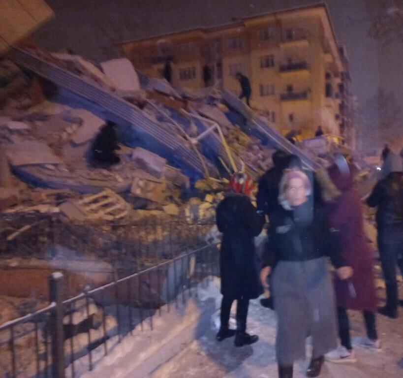 Землетрус у Туреччині. Багато руйнувань фото 2