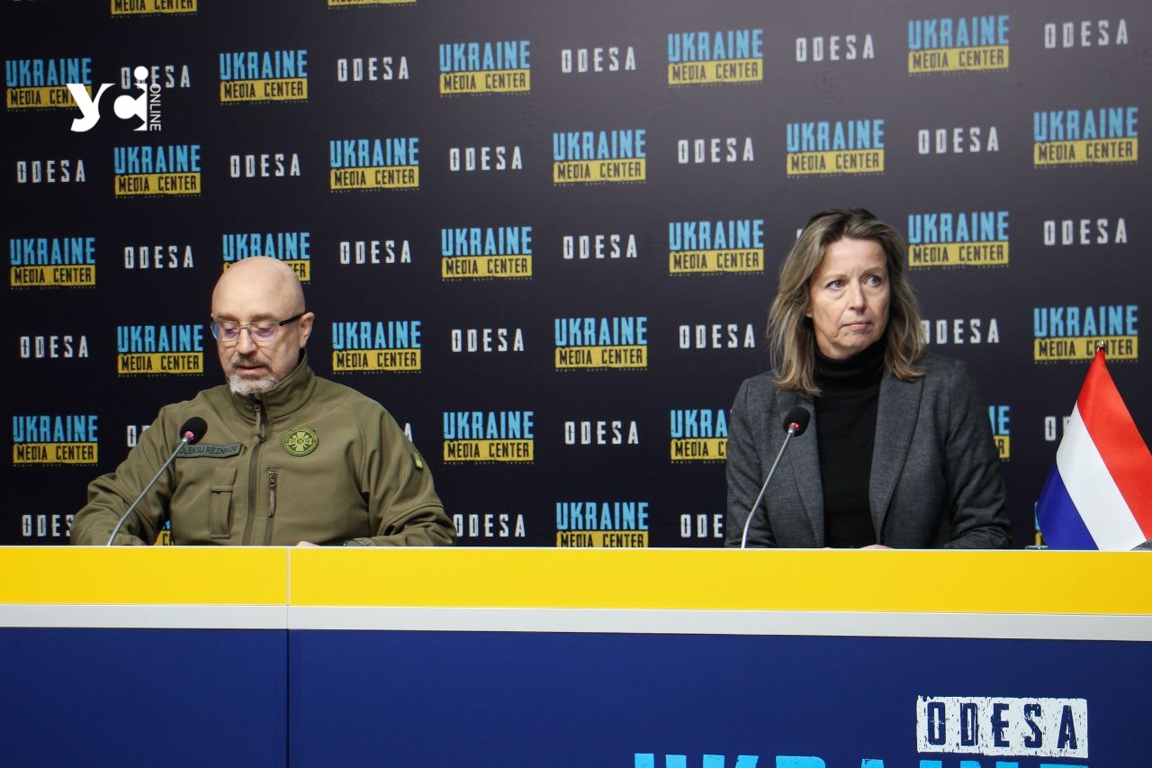 Ministres de la défense de l'Ukraine et des Pays-Bas