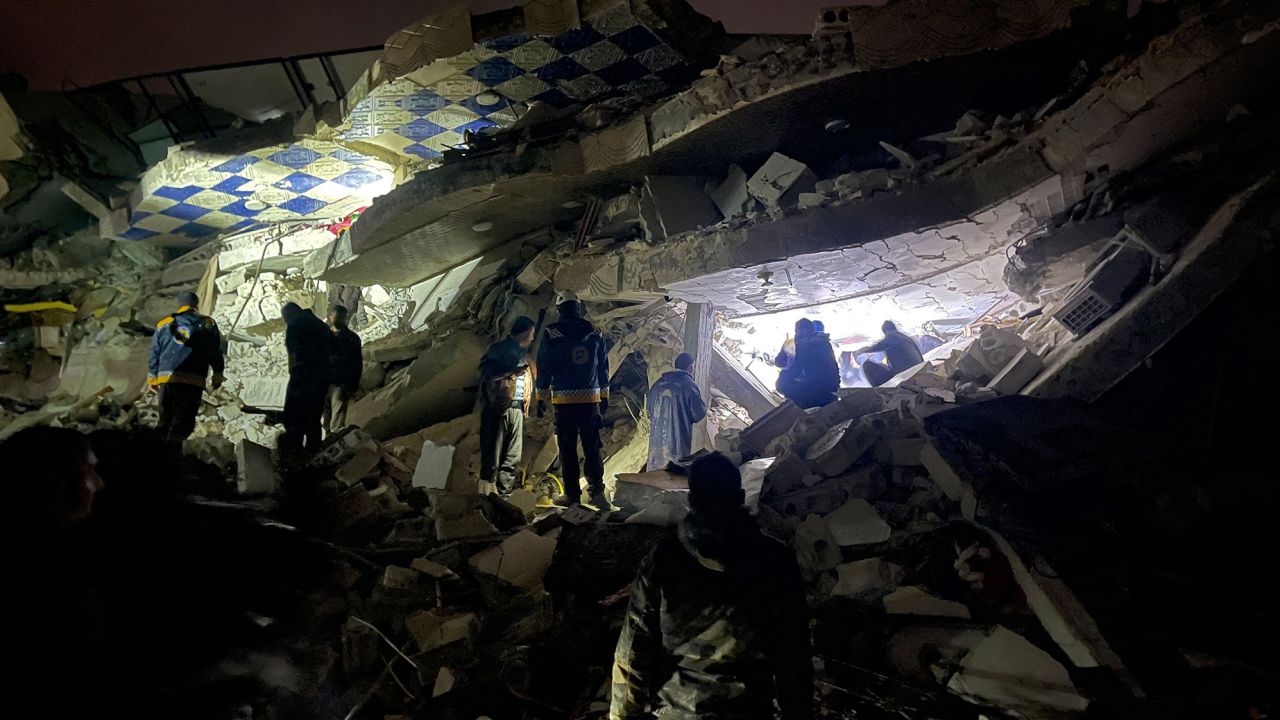 Le tremblement de terre en Turquie a fait plus de 300 morts.  Coups effrayants de la photo 1