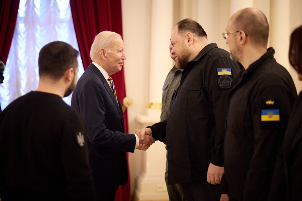 La rencontre de Biden et Zelensky en photos lumineuses photo 9
