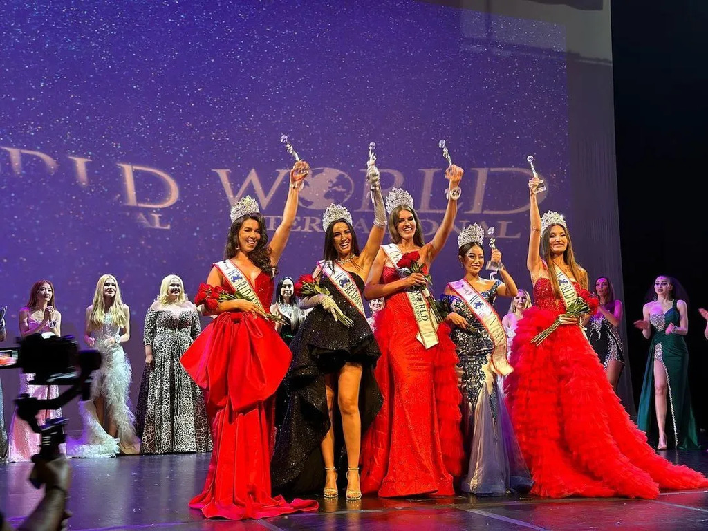 Трималася з росіянкою за руки. Українка, яка перемогла на «Місіс світу 2023» потрапила в скандал фото 3