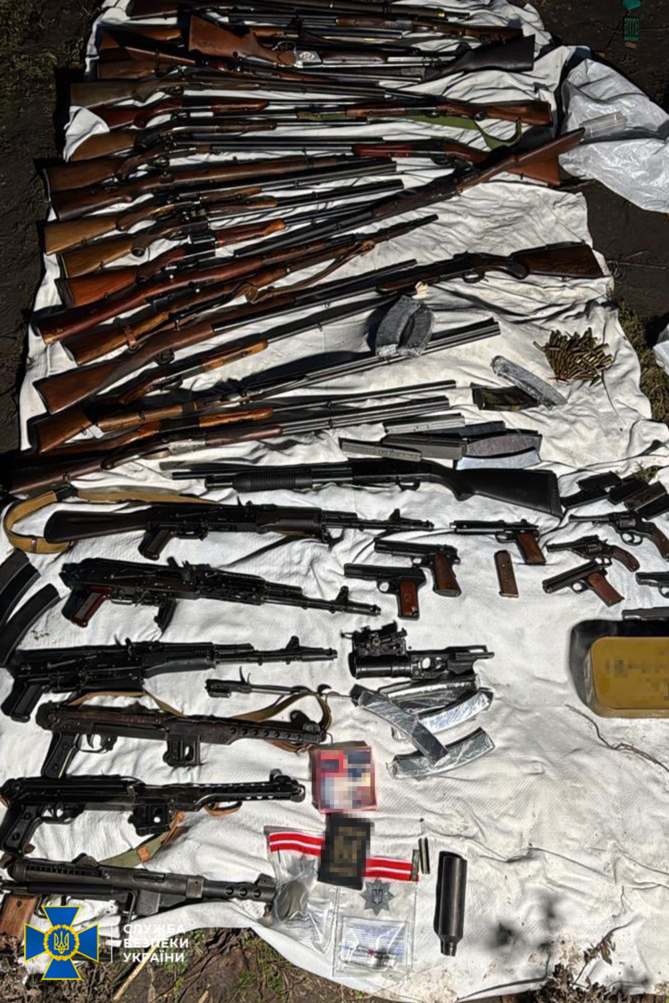 СБУ і поліція зірвали спробу продажу однієї з найбільших партій «трофейної» зброї фото 2
