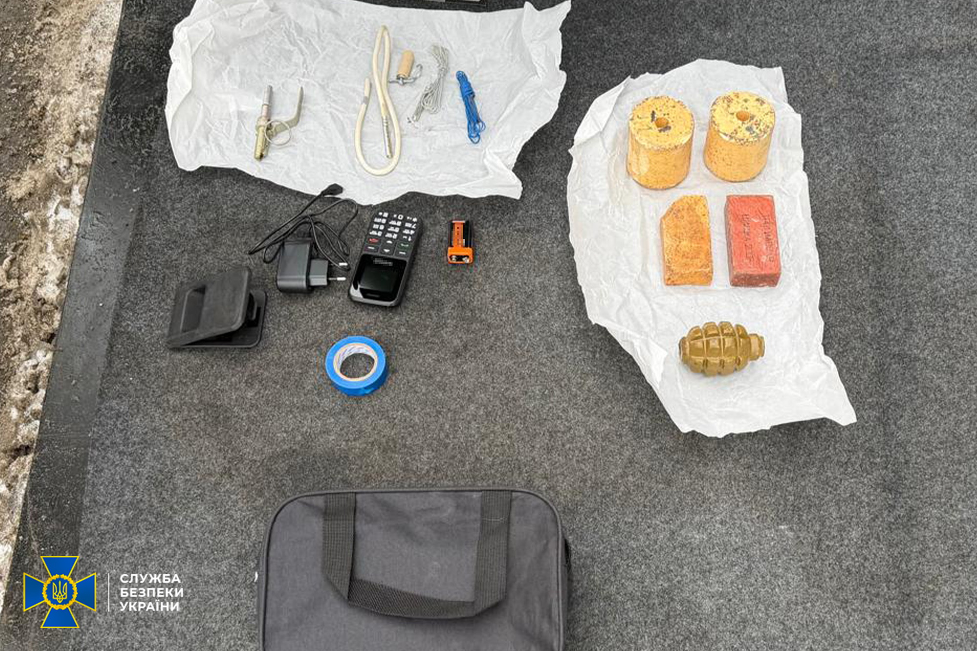 У затриманих правоохоронці знайшли вибухівку