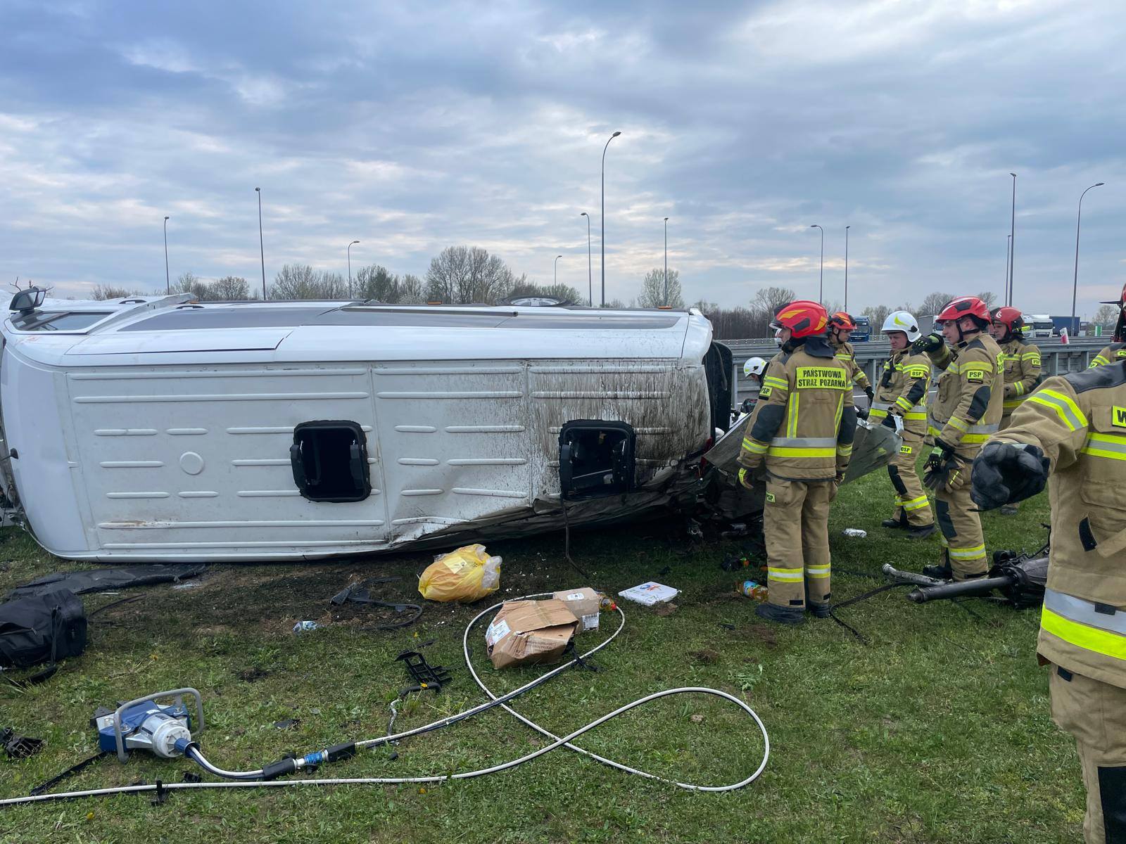 56-річний водій автобуса втратив керування та з’їхав з дороги
