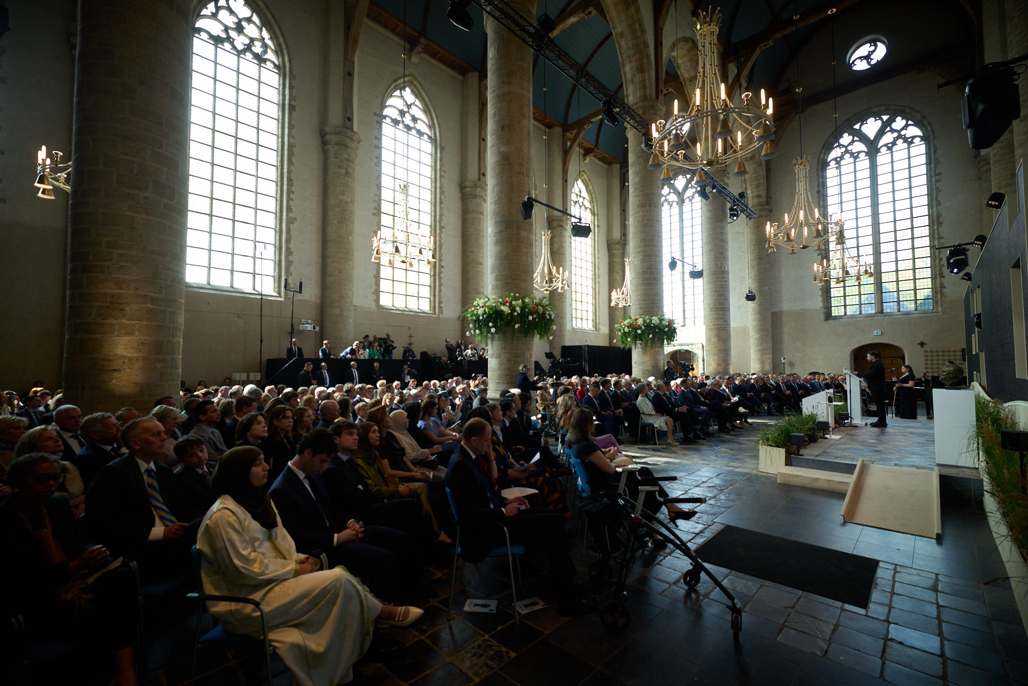 Президент зазначив, що війни тривають, міжнародне право та світовий порядок порушені, однак все ще існує переконлива більшість країн, які визнають, що війна та вбивство людей не є нормою