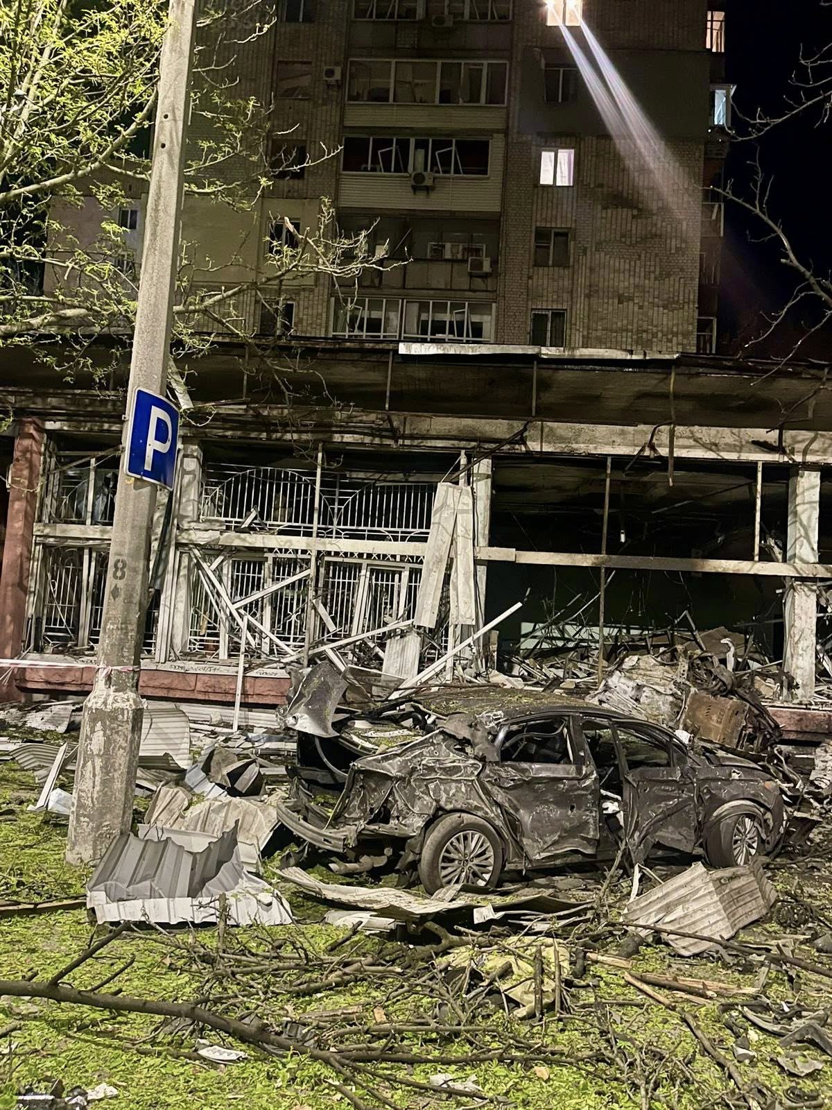 Знищена автівка через удар РФ