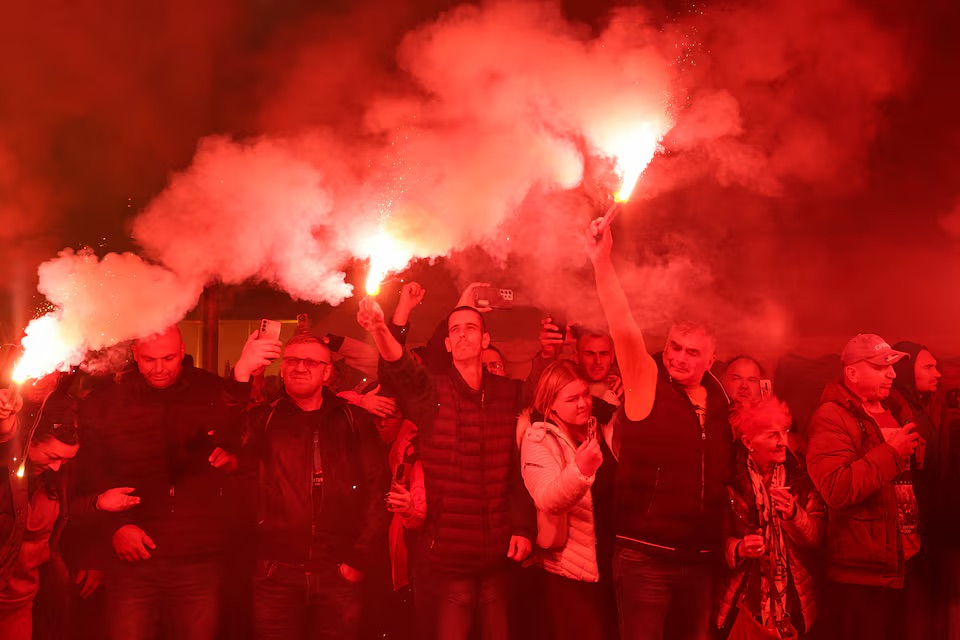 У Белграді понад 10 тис. людей вийшли на провладний мітинг фото 1