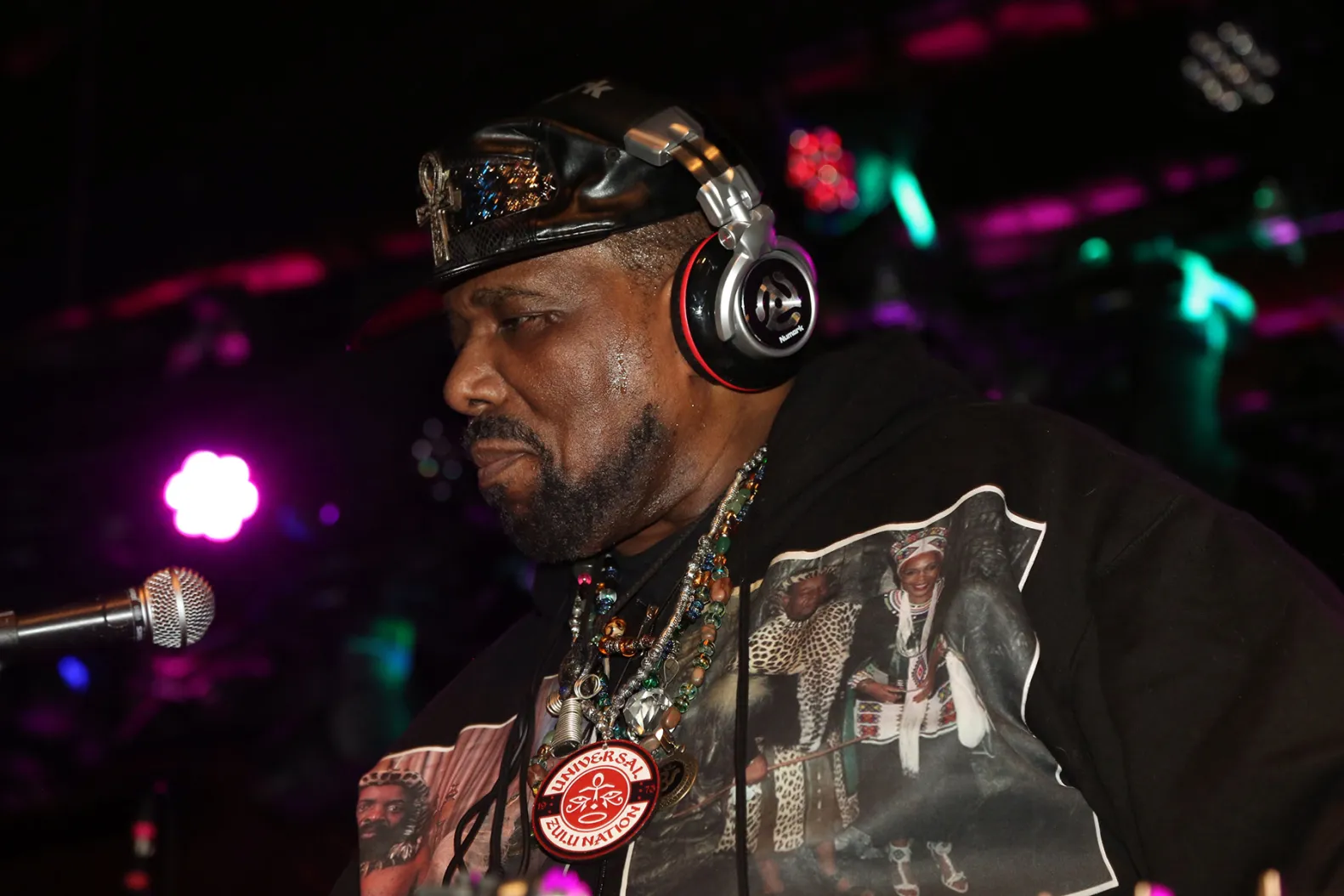 Тейлор випустив останній альбом у 2004 році