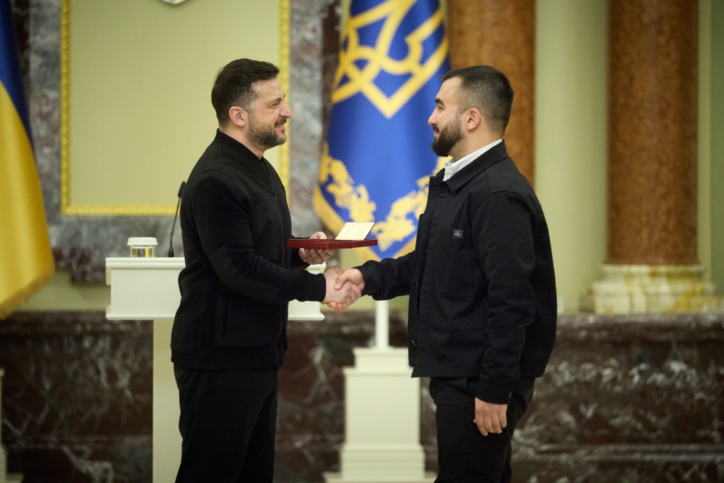 Президент нагородив представників кримськотатарського народу (фото) фото 3