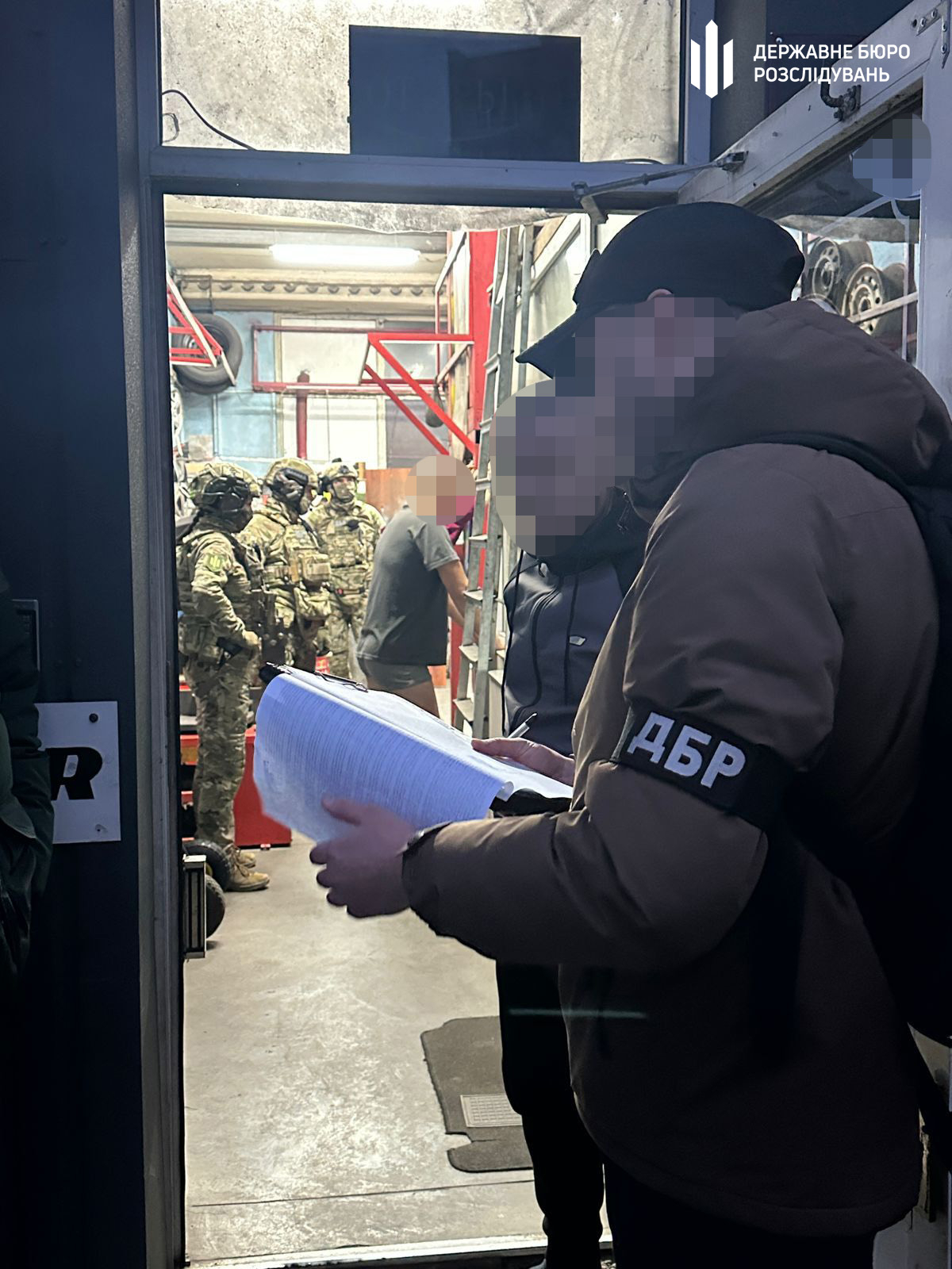 Робота на СТО замість служби. Екскомандир військової частини Хмельниччини отримав підозру фото 1