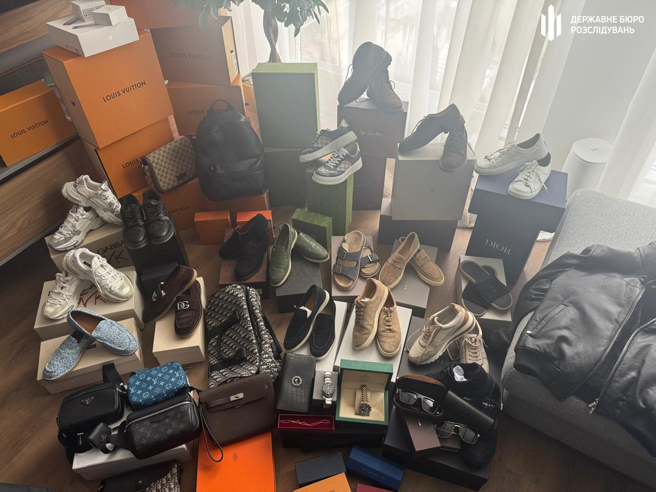 Гнилі продукти і мільйонні відкати. Викрито схему на постачанні харчів для ЗСУ фото 3