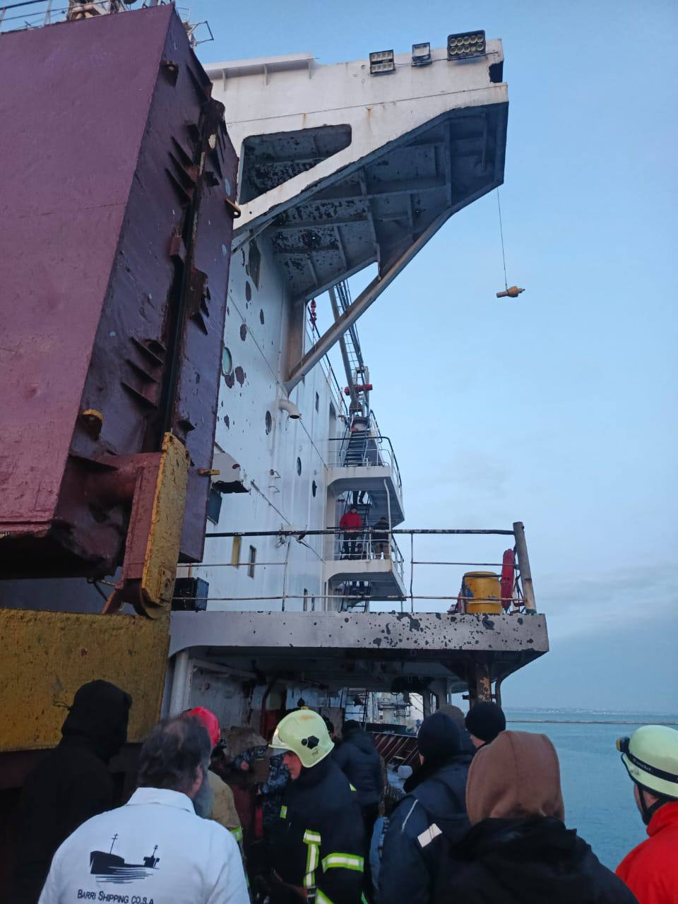 Росія вдарила по двох іноземних суднах у Чорному морі: є жертви фото 1