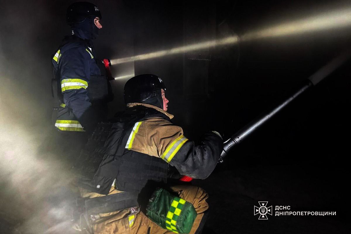 Окупанти здійснили масовану атаку на Дніпропетровщину: є поранені фото 1