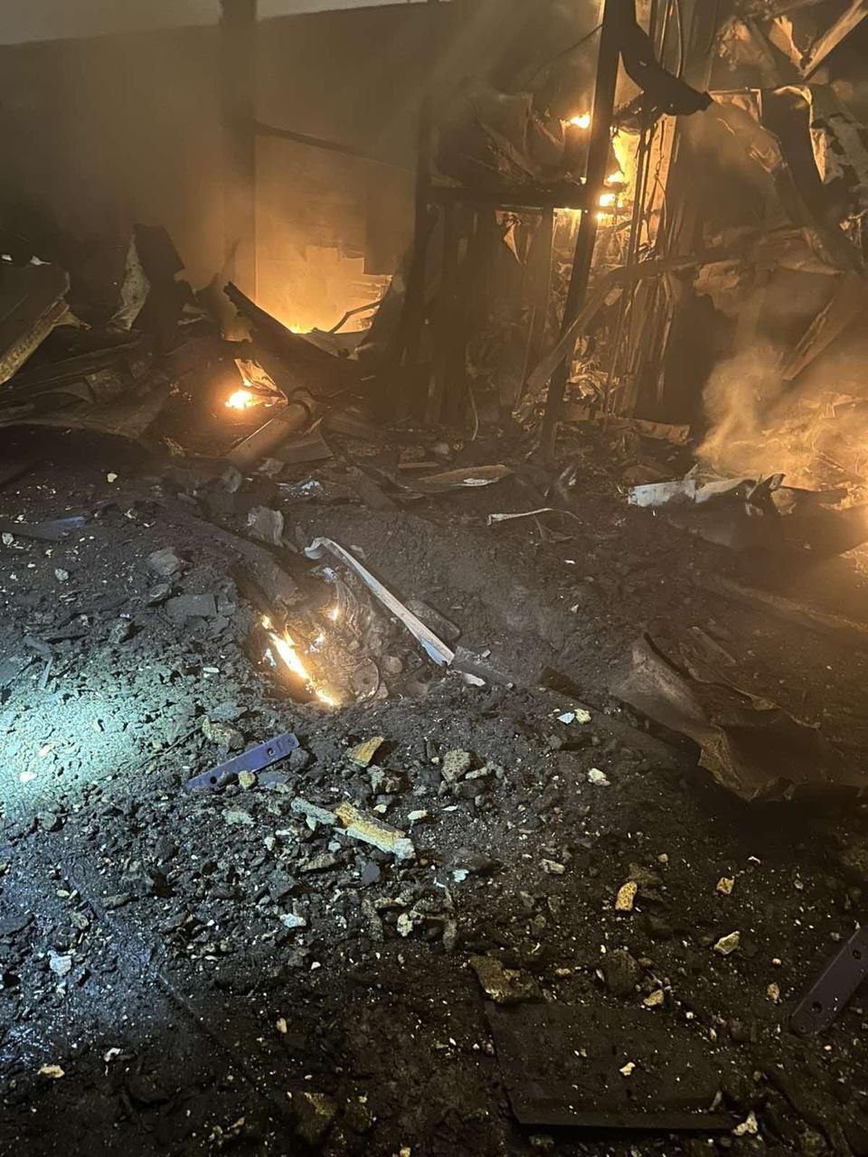 Унаслідок ударів спалахнули пожежі