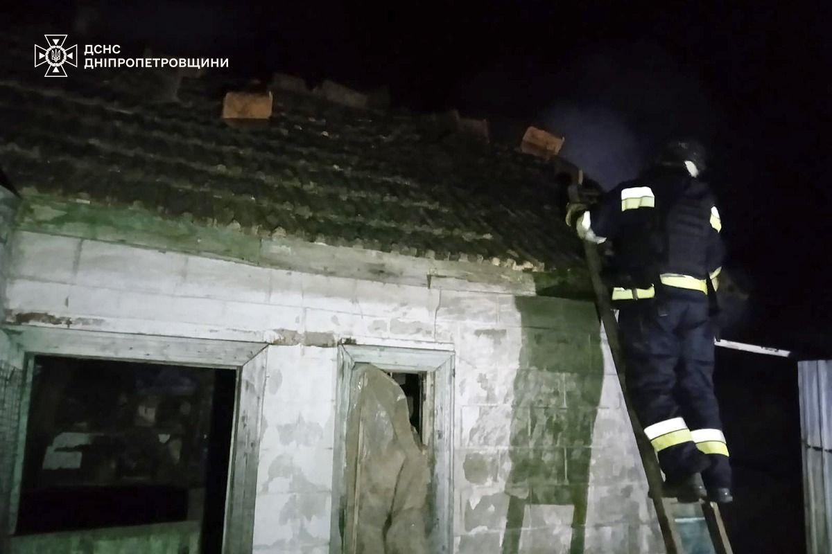 Дніпропетровщина: ворог пошкодив пожежну частину фото 1