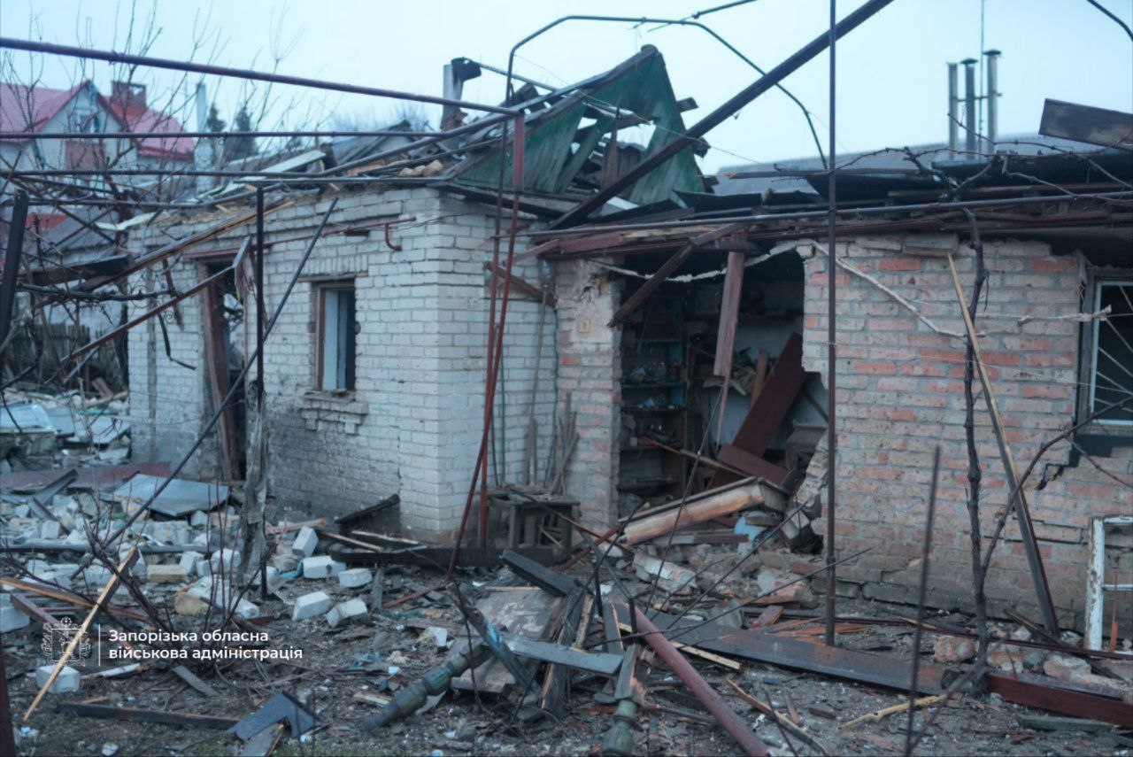 Пошкоджено десятки будинків, відсутнє опалення: з’явилися нові деталі обстрілу Запоріжжя фото 2