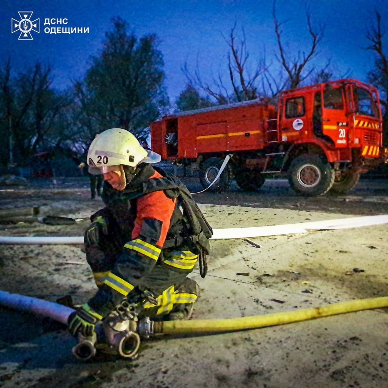 Одещина: РФ масовано атакувала портову інфраструктуру фото 1