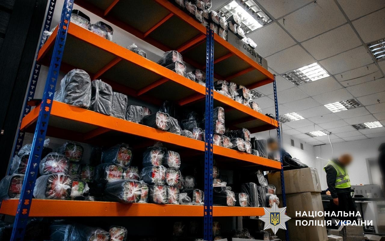 Вилучено десятки тисяч літрів готової продукції та екстрактів, понад 12 тис. «джоінтів», 20 тис. таблеток, солодощі з вмістом заборонених речовин