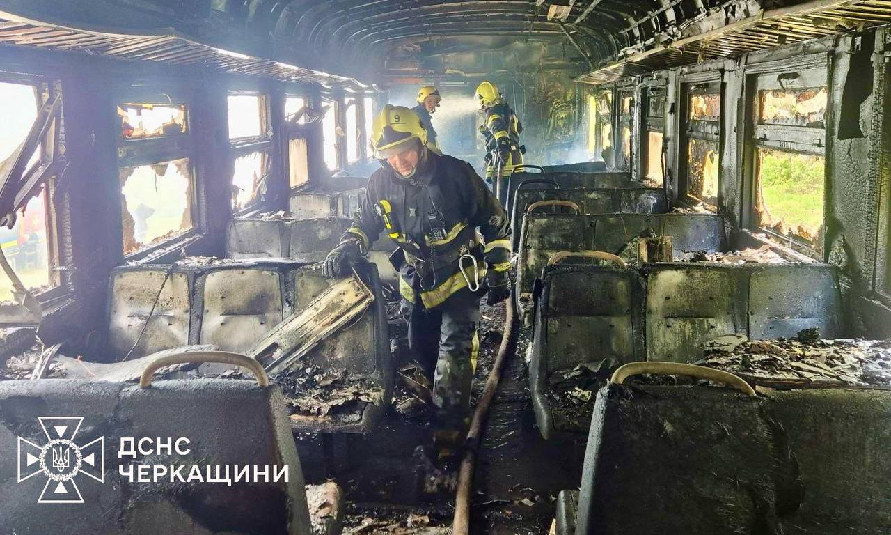 На Черкащині під час руху загорівся електропотяг фото 1