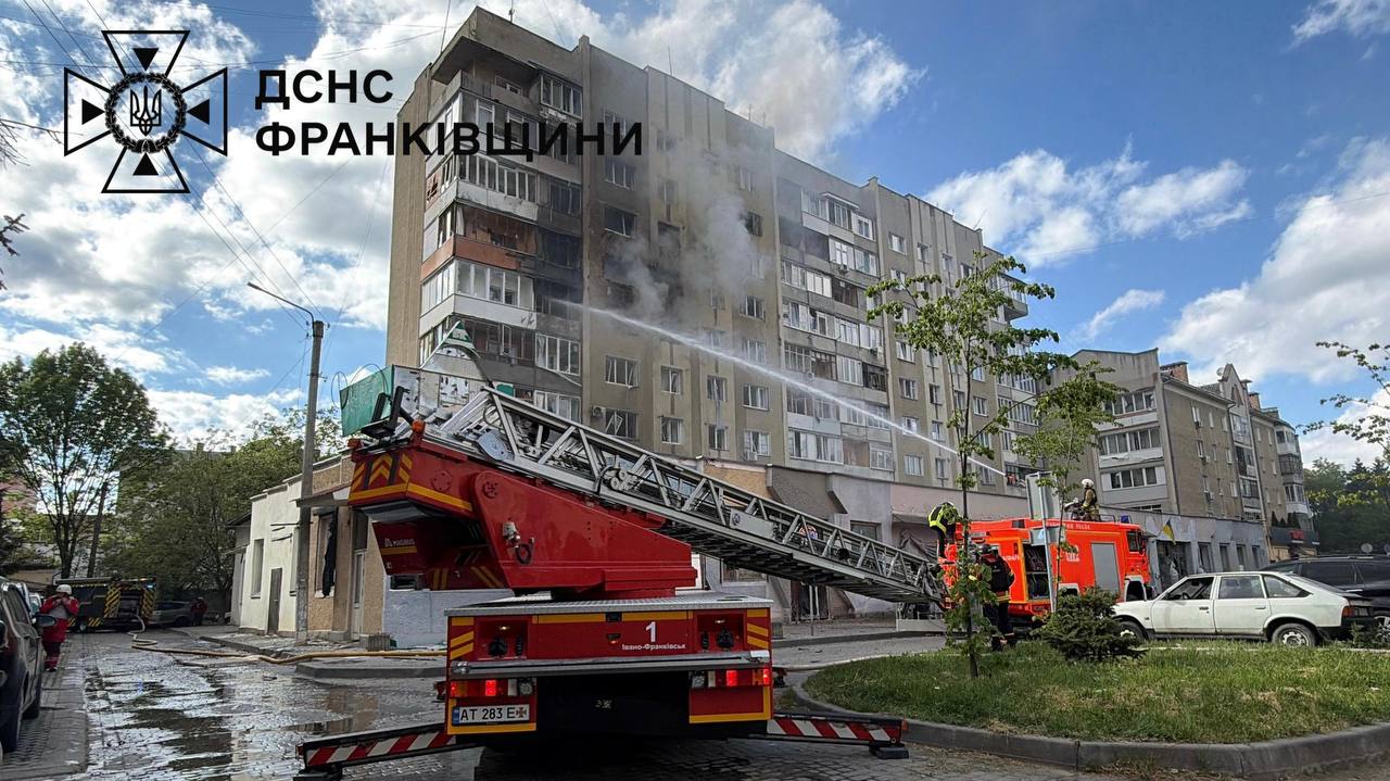 Окупанти вдарили по девʼятиповерхівці