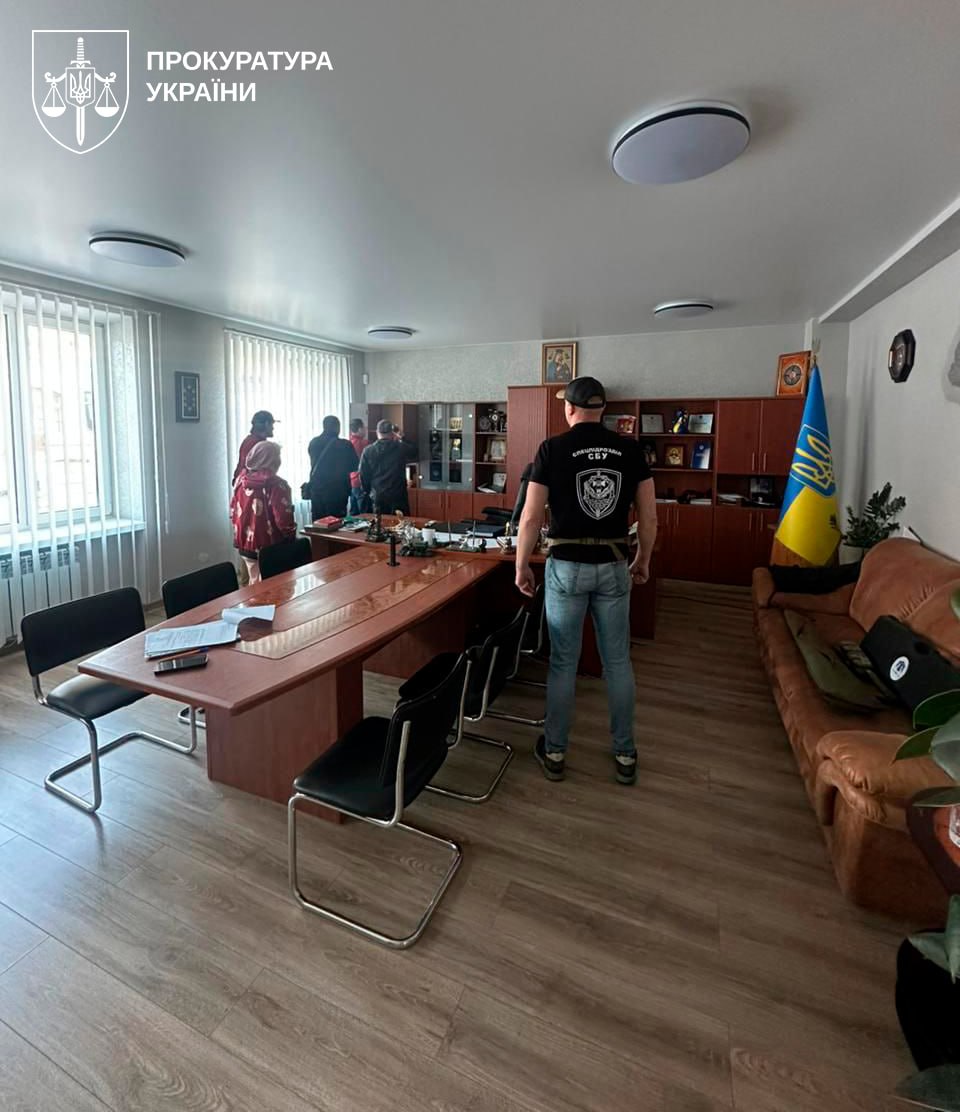 Керівництво управлінь Нацполіції у трьох областях викрито на масштабній корупції фото 1