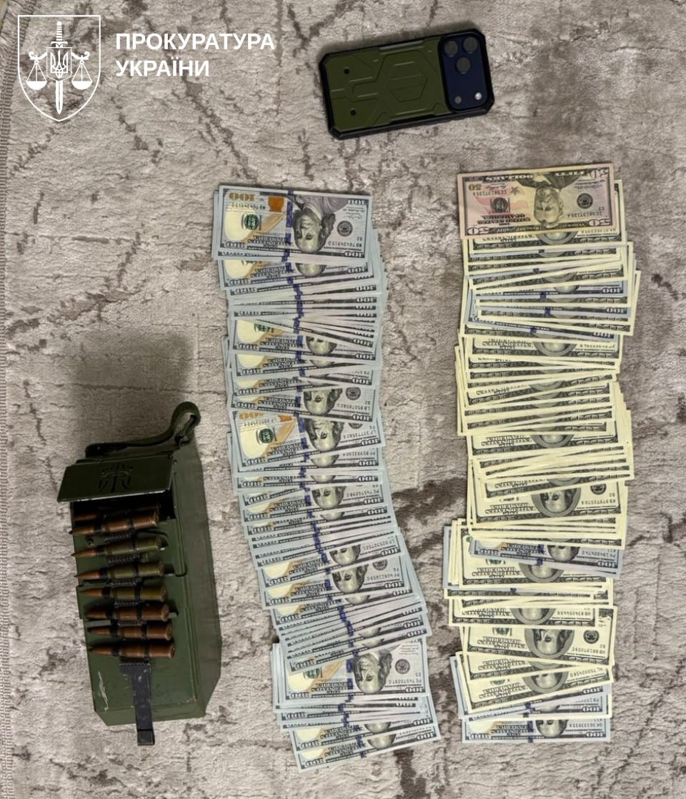 Правоохоронці провели 27 обшуків у Чернівецькій області та Києві