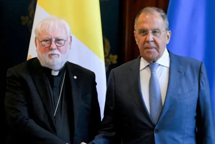 Галлагер зустрівся з Лавровим