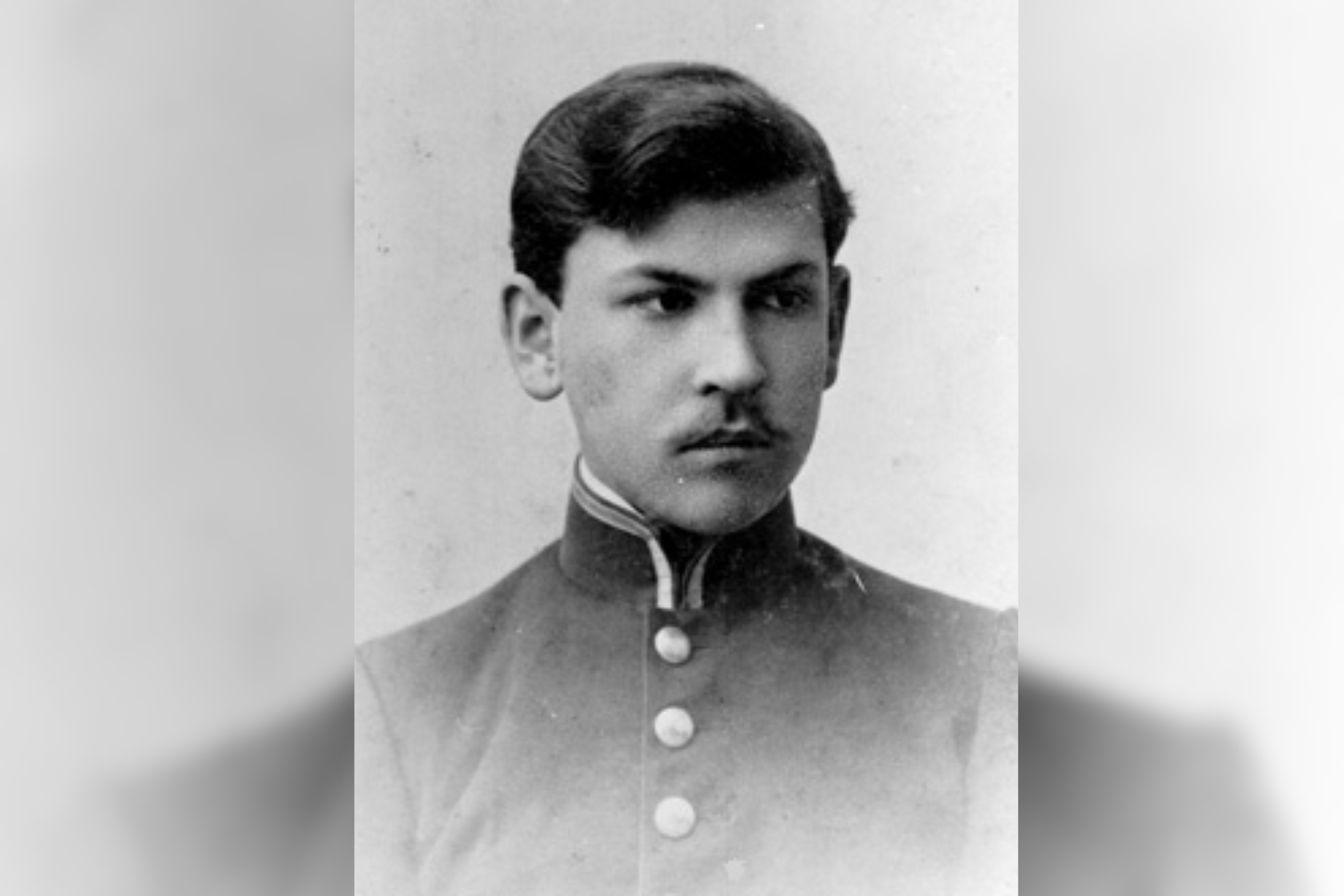 Нарбут у гімназії захопився стародавніми кириличними літерами