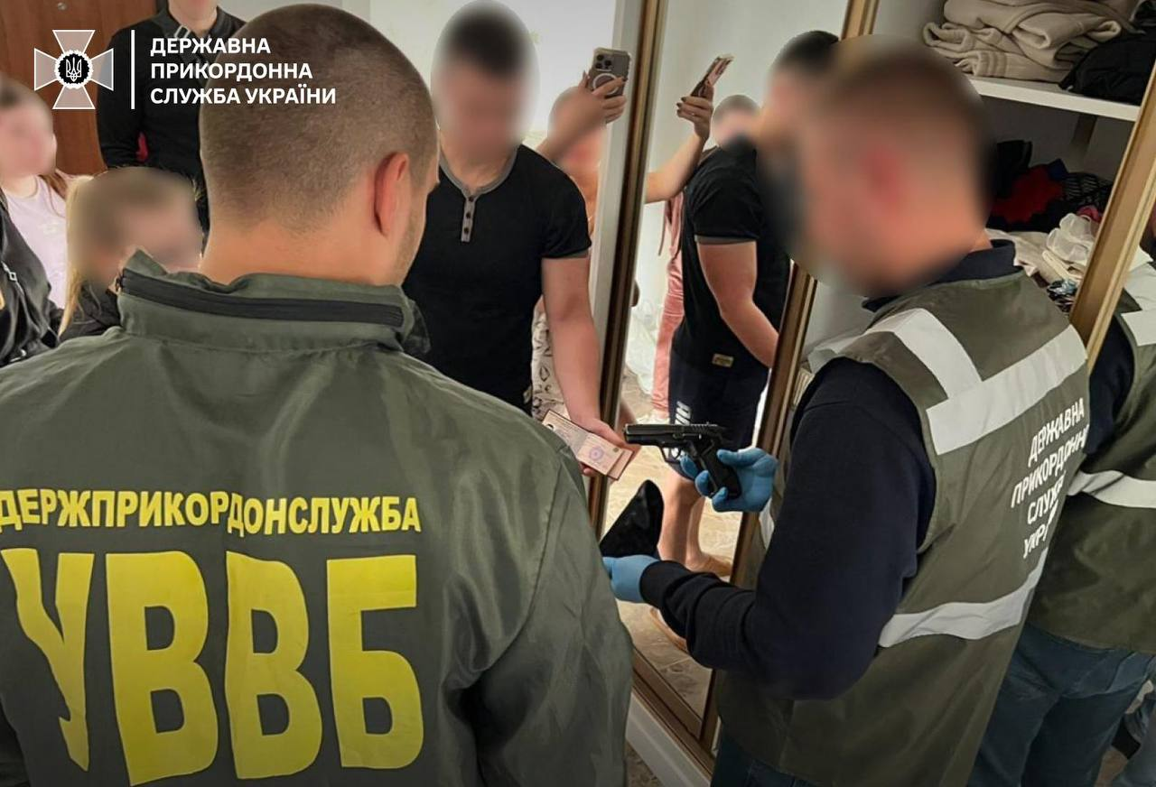 Заробили понад три млн грн. У Тернополі затримано чоловіків, які переправляли ухилянтів за кордон фото 1