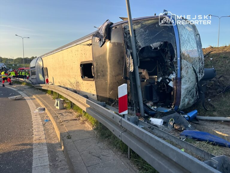 У Варшаві перекинувся автобус з українцями: є багато постраждалих фото 1