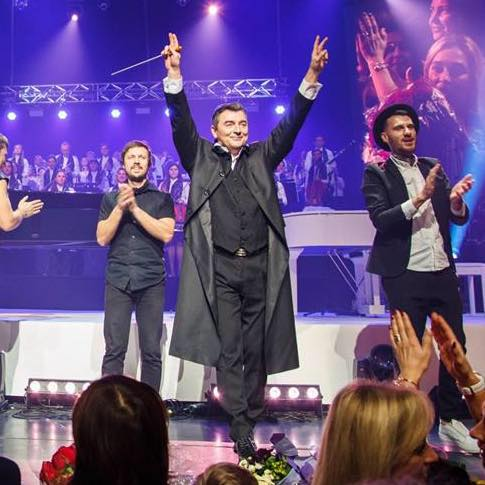 Дмитро Антонюк народився 23 травня 1961 року