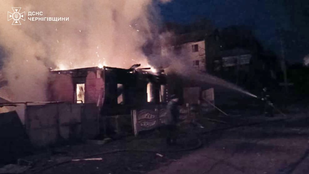 Атака на Новгород-Сіверський: загинув чоловік, поранено поліцейську (фото) фото 2