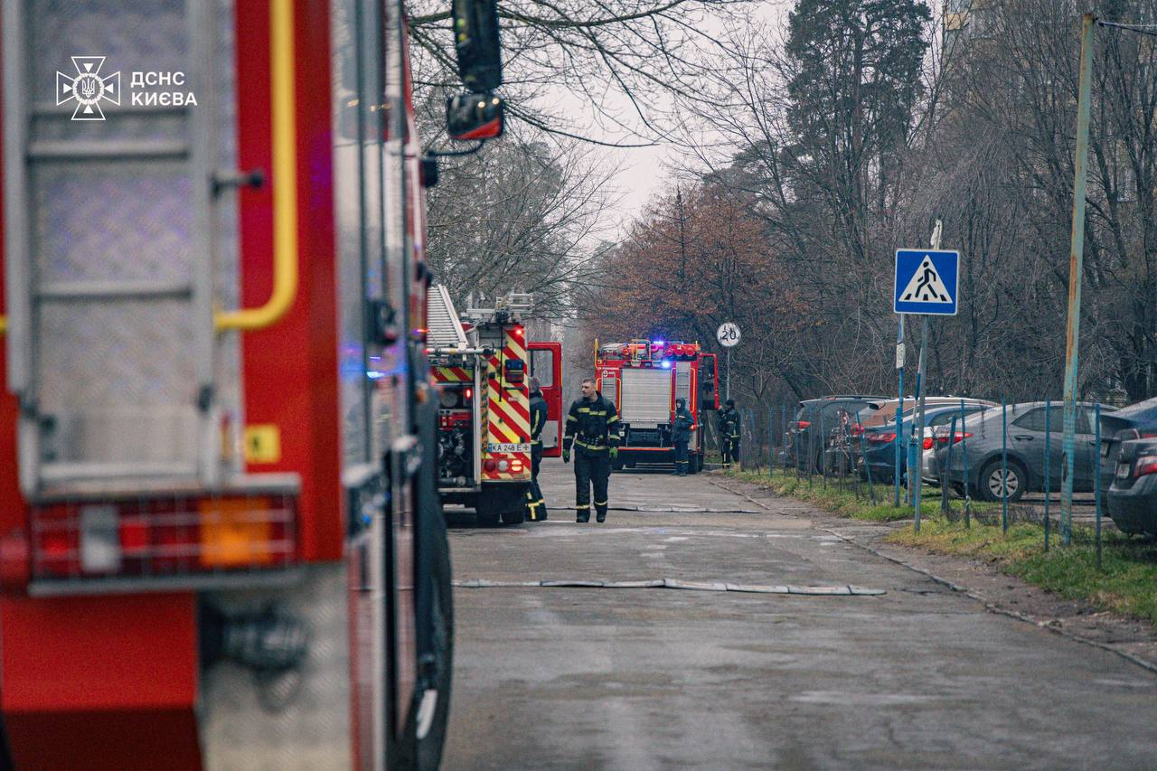 У Святошинському районі Києва спалахнуло реанімаційне відділення лікарні фото 3