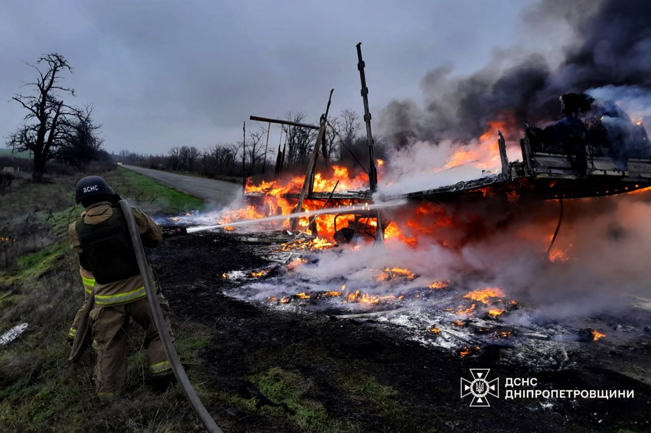 Атака на Криворізький район: загинув чоловік, пошкоджено газогін фото 3