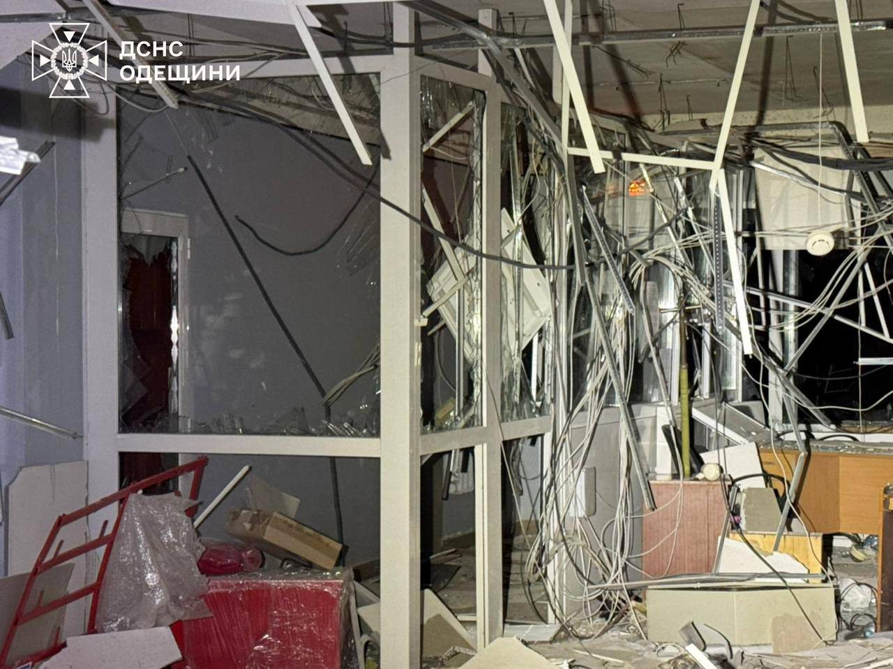РФ вдарила по Одещині: є загибла та постраждалі (фото) фото 1
