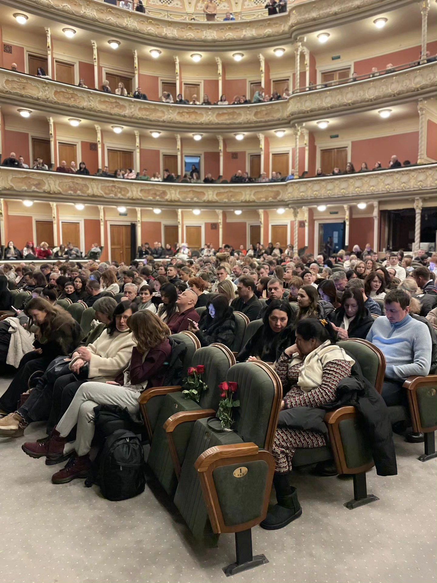 Театр Франка вшанував пару своїх відданих глядачів, вбиту росіянами рік тому фото 1