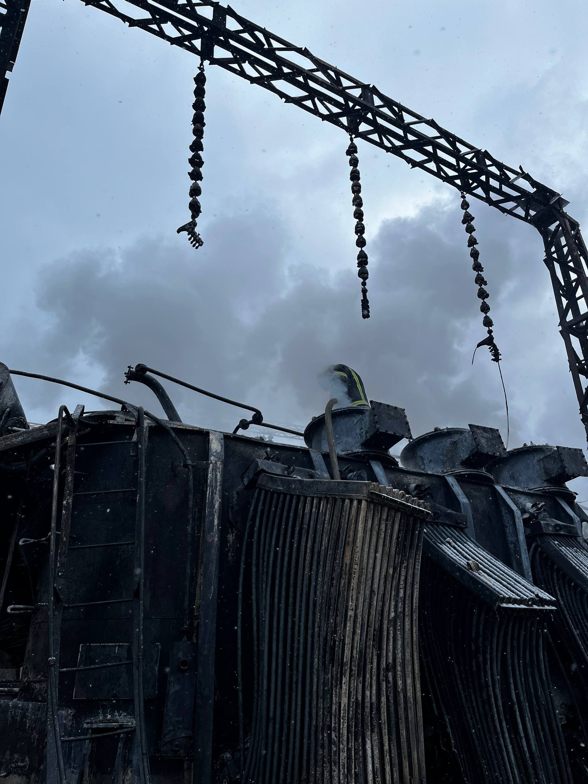 Атака на енергетичний обʼєкт в Одесі: понад 30 тис. родин залишилися без світла фото 2