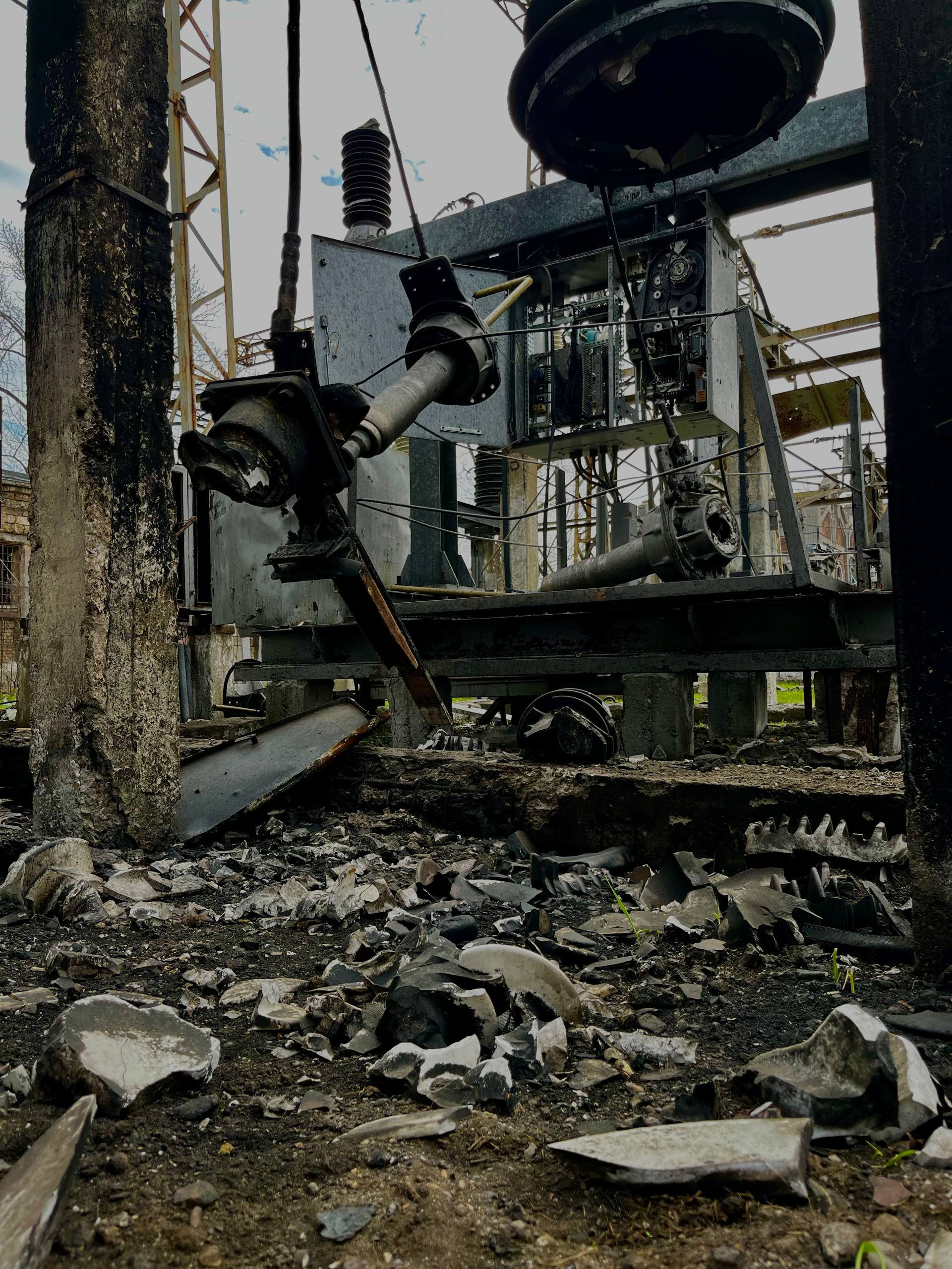 Атака на енергетичний обʼєкт в Одесі: понад 30 тис. родин залишилися без світла фото 3