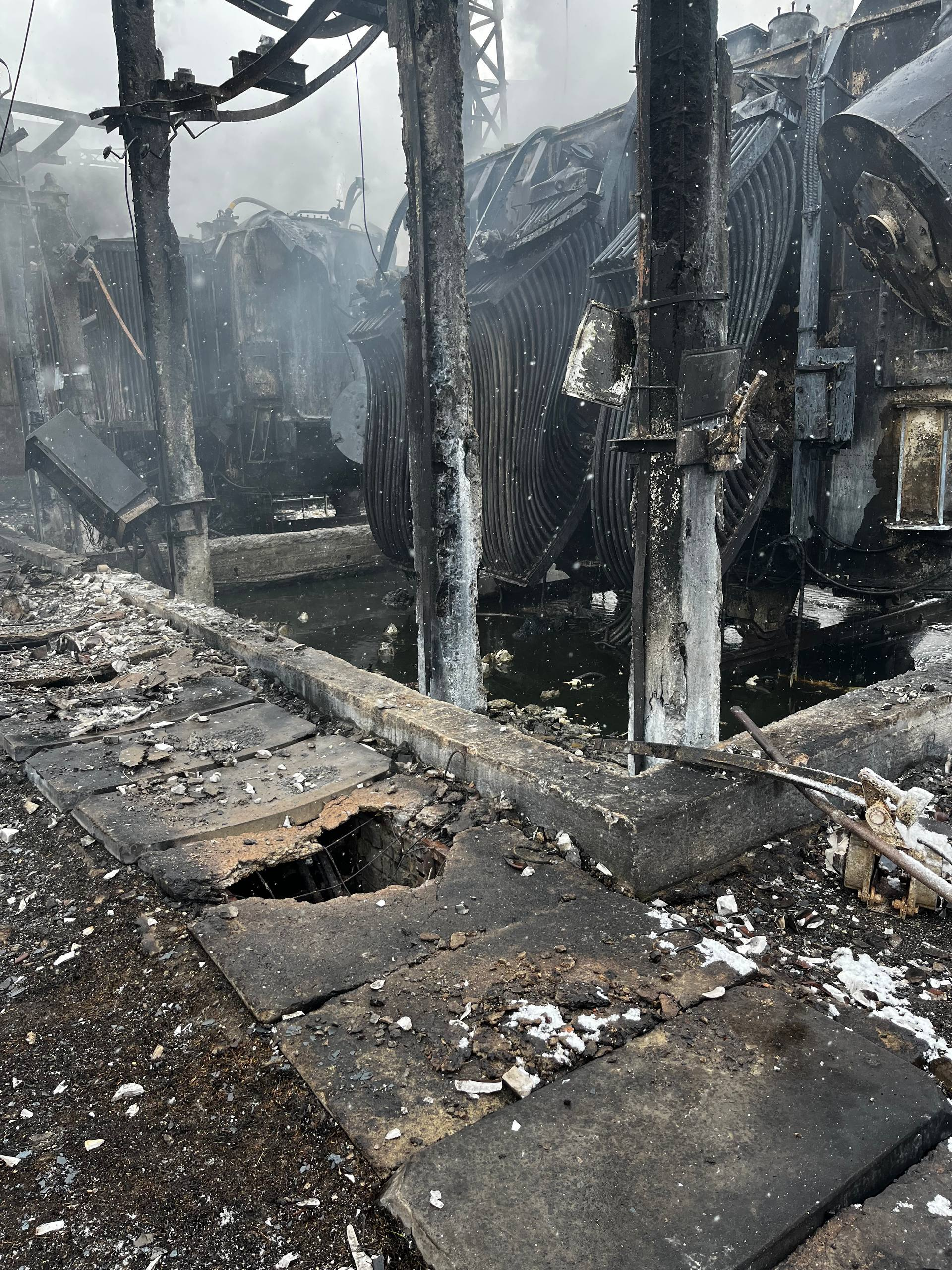 Атака на енергетичний обʼєкт в Одесі: понад 30 тис. родин залишилися без світла фото 4