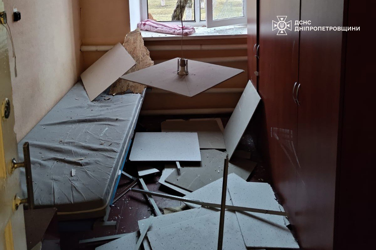 РФ обстріляла пожежну частину на Дніпропетровщині (фото) фото 1