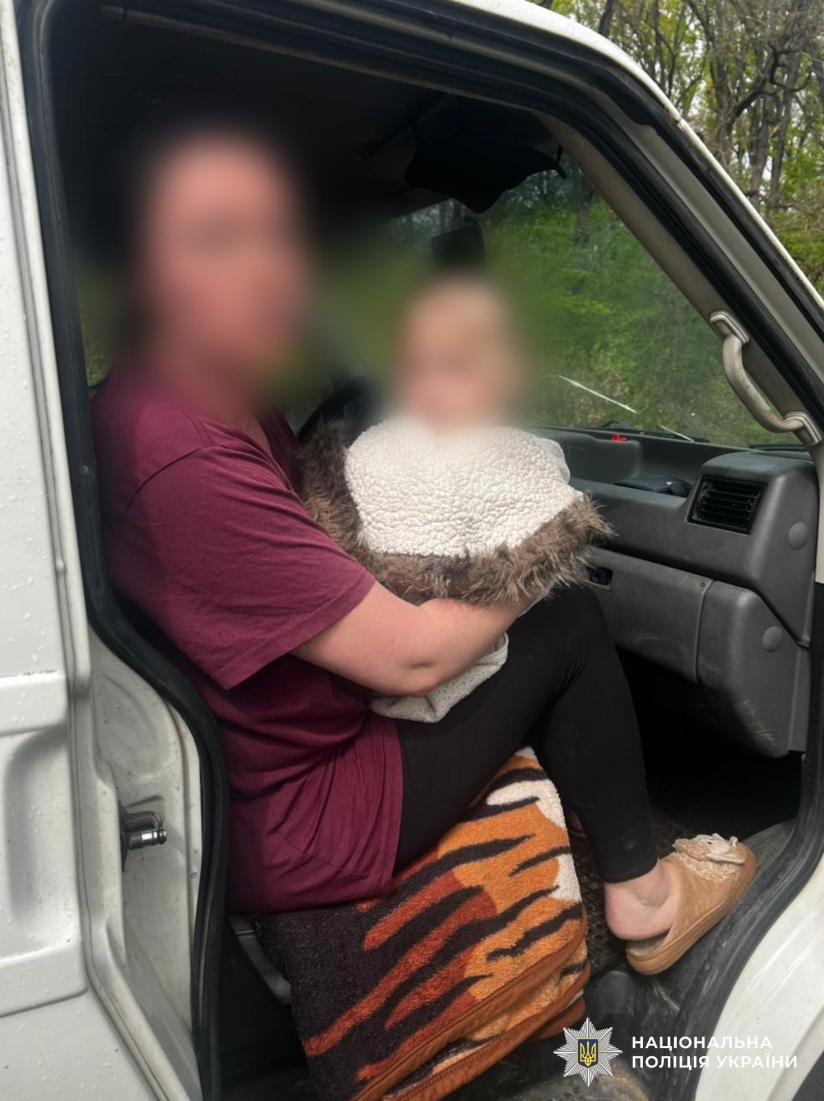 Викрав жінку з дитиною, стріляв у поліцейських: на Закарпатті затримано чоловіка фото 3