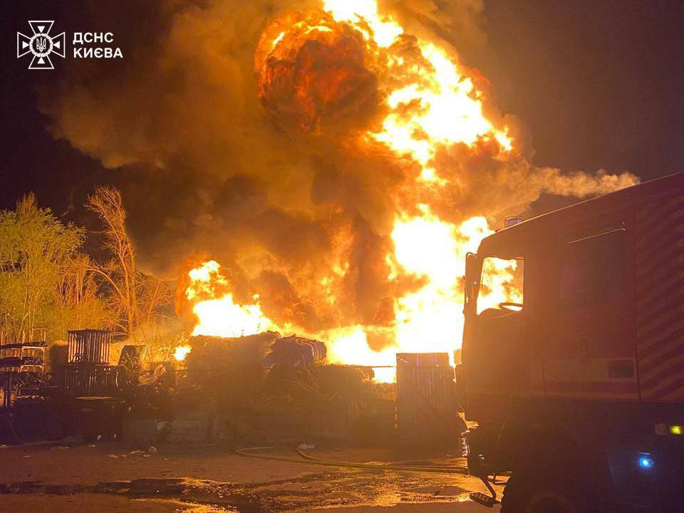 Атака на Київ: загинуло чотири людини, серед них – дитина (оновлено) фото 3