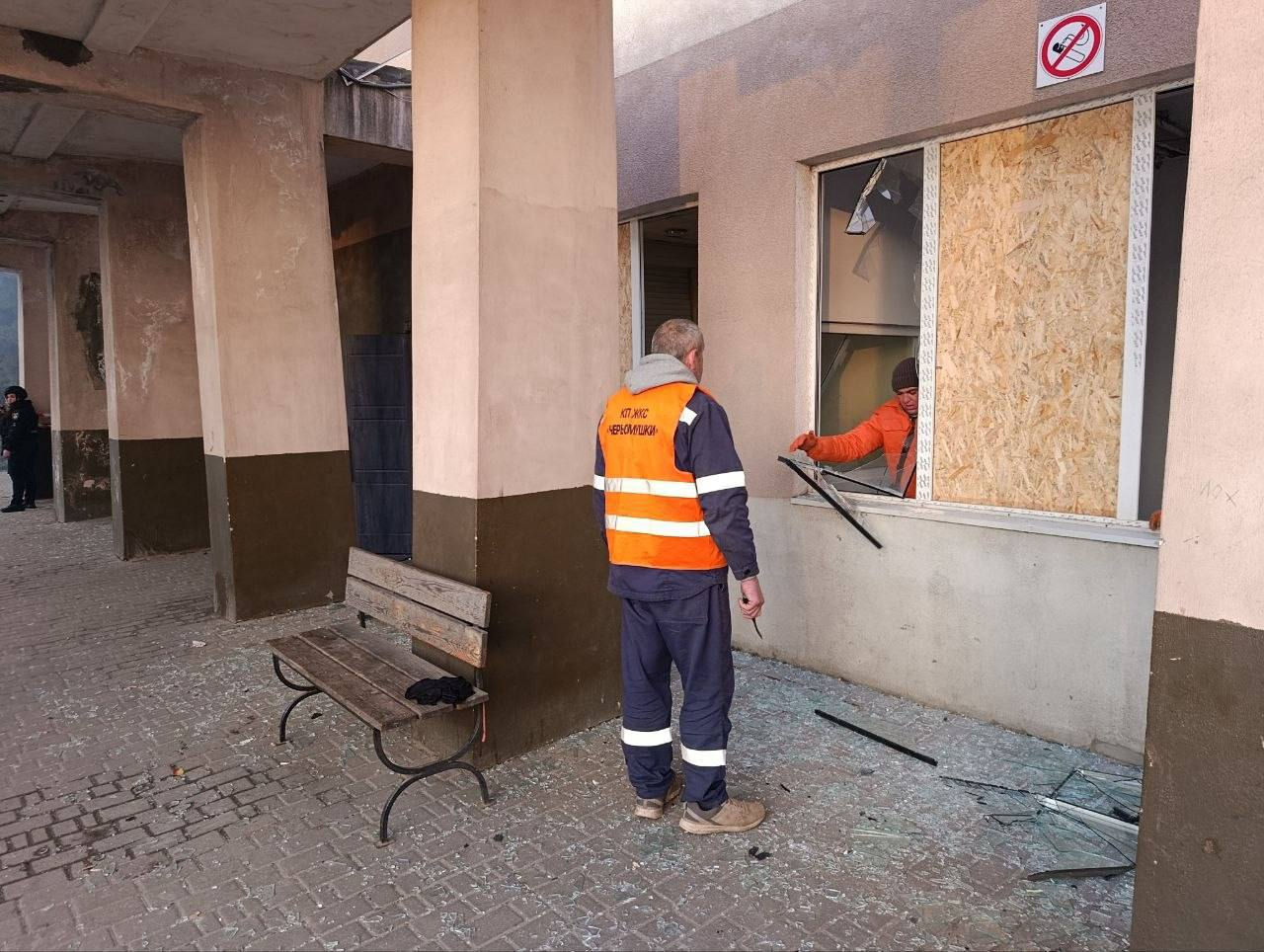 Атака на Одесу: загинуло шість людей, є понад 10 постраждалих фото 3