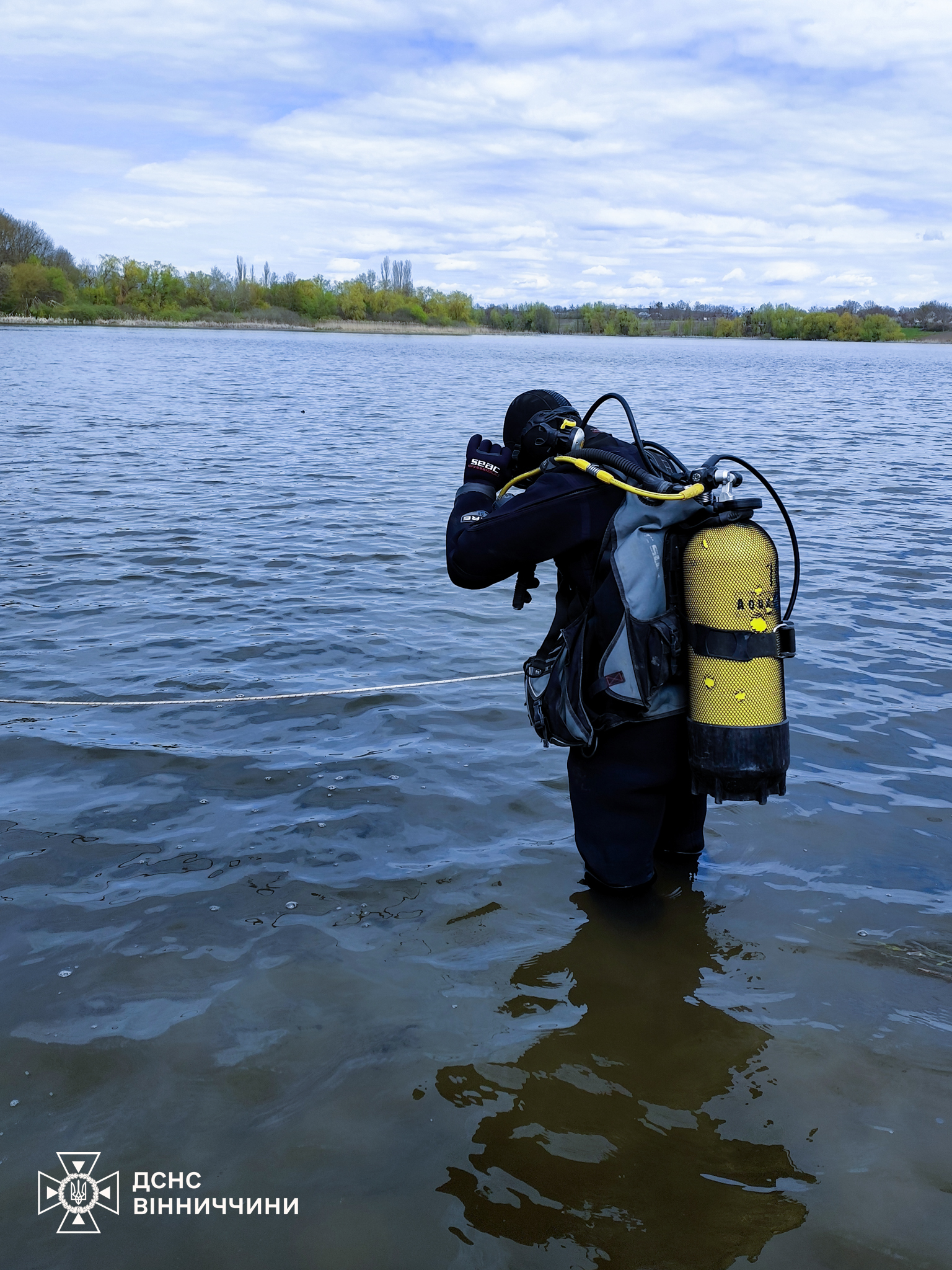 На Вінниччині водолази знайшли тіло чоловіка, якого шукали два дні фото 3