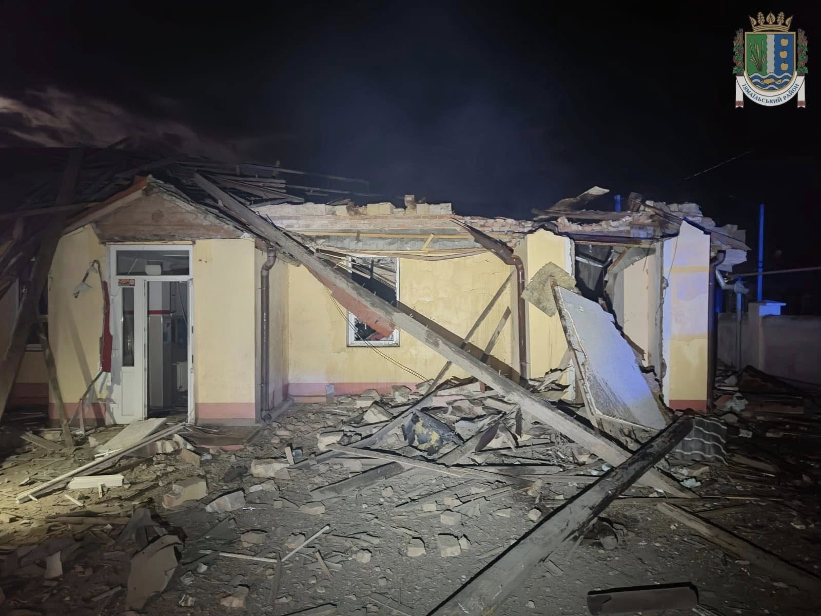 Окупанти атакували Ізмаїл: пошкоджено райлікарню, постраждали люди фото 5