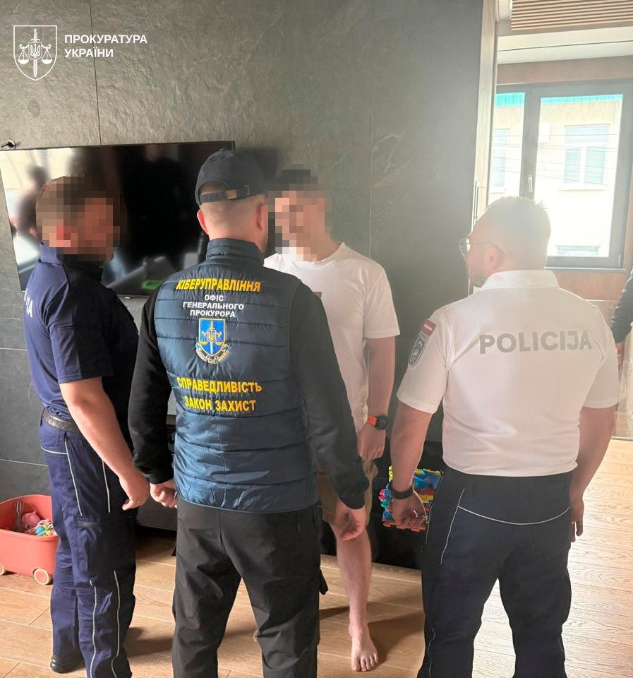 У Харкові викрито кол-центр, що ошукав латвійців на понад €100 тис. фото 4